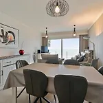 In With Sea Views * 布兰肯贝赫